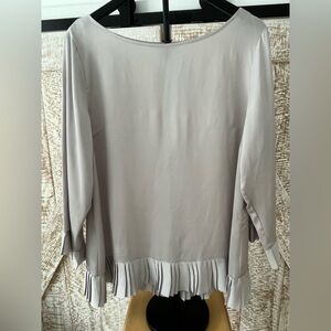 Banana Republic Light Gray Long Sleeve Dressy Blouse with Ruffle Hem size XL